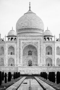 Read more about the article China’s Wall or India’s Love Story? Experience the Taj Mahal’s Luxury